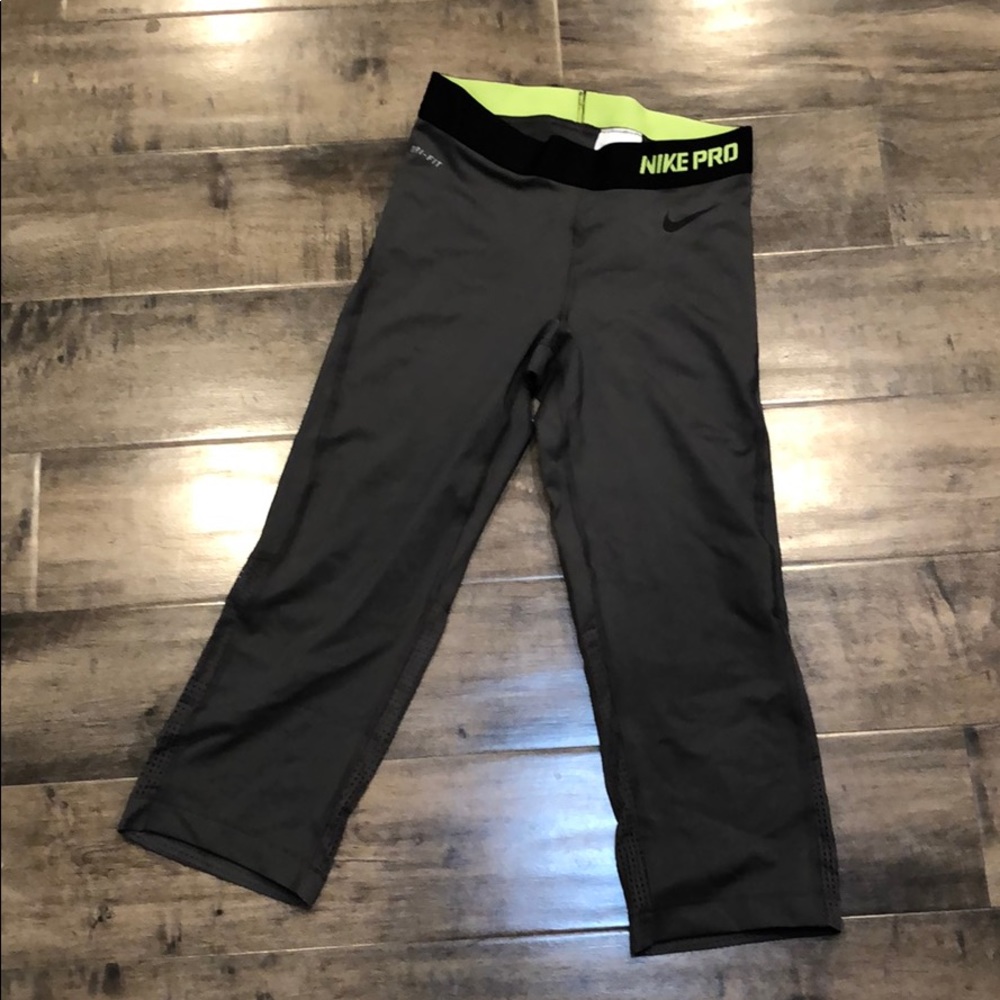 Nike Pro Capri Leggings Size Small